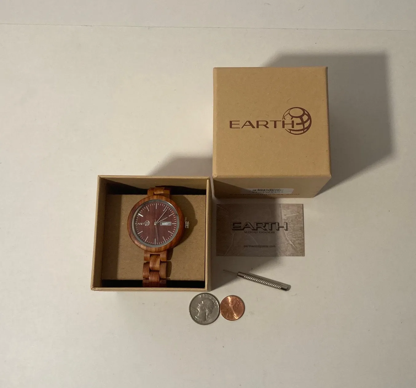 Vintage Earth Wooden Wrist Watch, in Original Case, Fashion, Time, Clock, Clothing Accessory, Quality, Nice, In Box