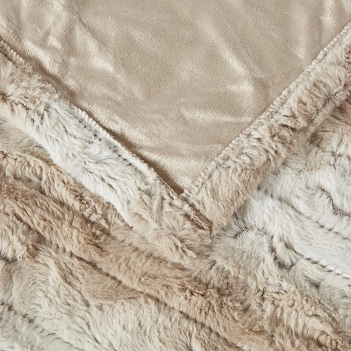 Zuri Oversized Faux Fur Heated Throw Blanket