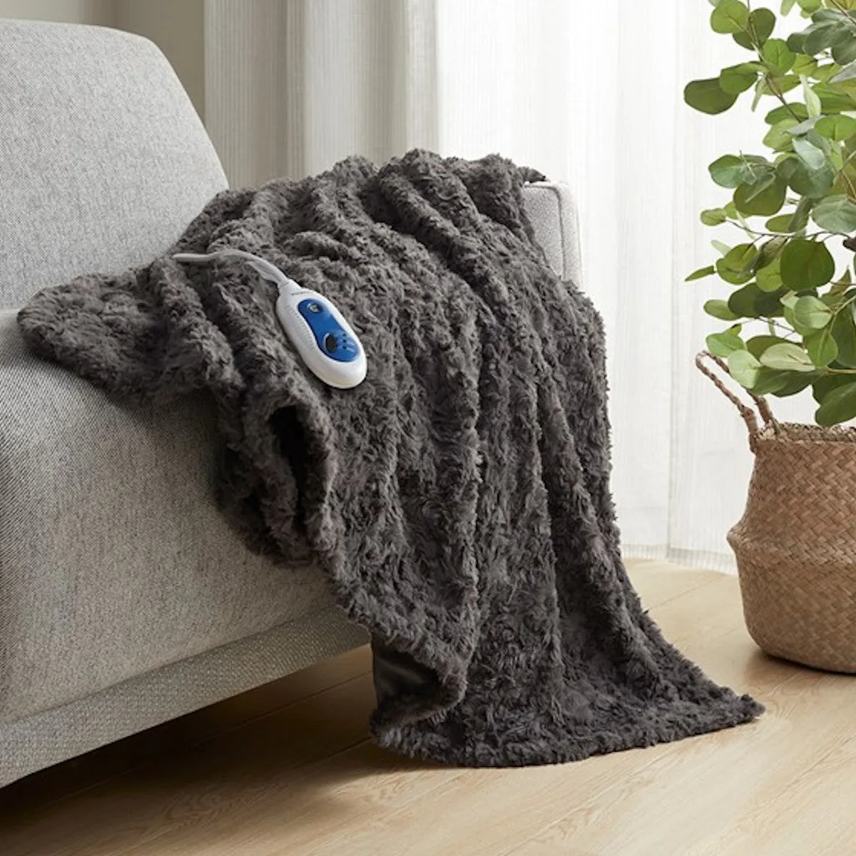 Zuri Oversized Faux Fur Heated Throw Blanket